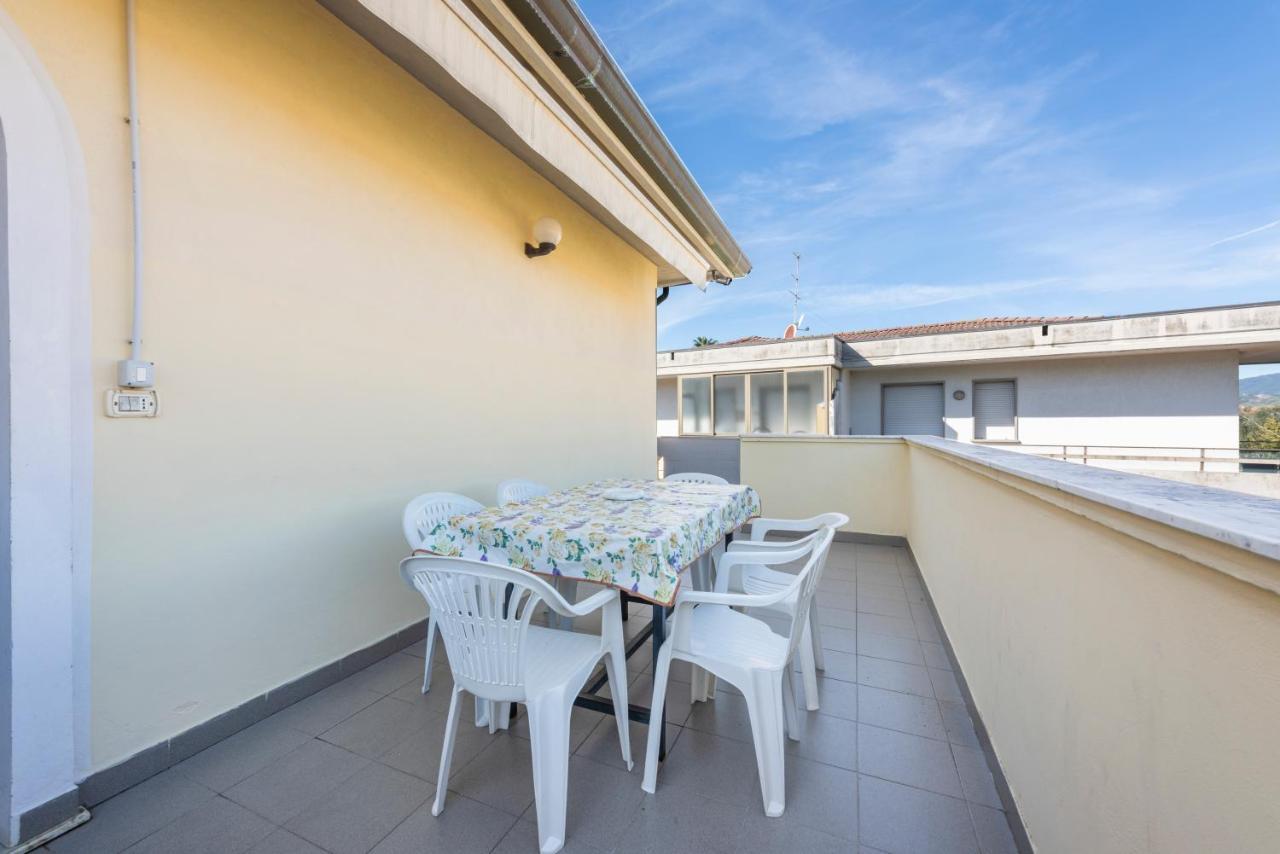 Residenza Tirrenia By Mmega Marina di Massa Exterior foto